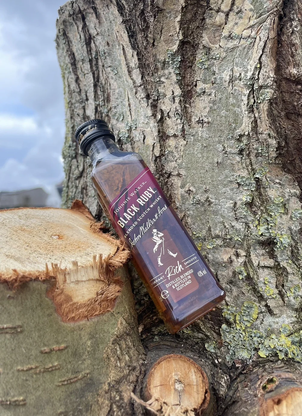 ウイスキー Johnnie Walker Black Ruby & Compass Box Johnny+Walker+Black+Ruby.JPG?